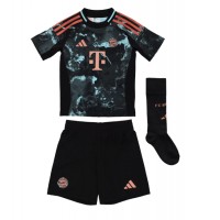 Camisa de time de futebol Bayern Munich Aleksandar Pavlovic #45 Replicas 2º Equipamento Infantil 2024-25 Manga Curta (+ Calças curtas)